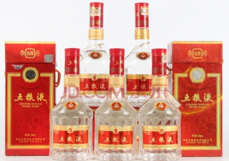 国窖1573和五粮液千元级别白酒哪个更好喝？回收行情价格多少钱？