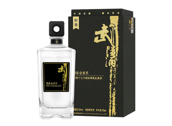 上门回收武陵酒轻酱53度375ml国家金质奖礼盒装