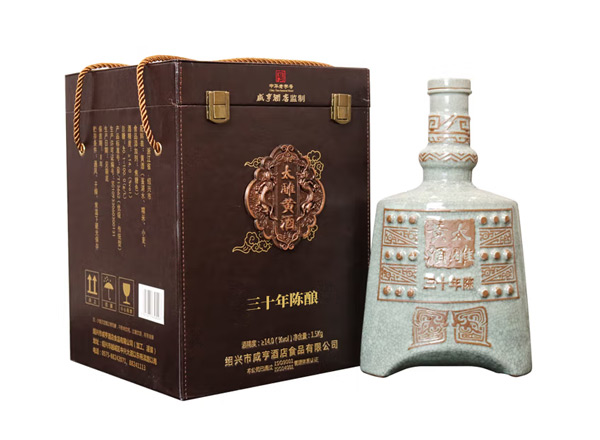 咸亨酒店太雕黄酒回收太雕三十年陈酿绍兴黄酒1.5kg礼盒装